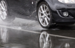 ขับรถฝนตกหนัก เทคนิคการขับรถลุยฝนอย่างไรให้ปลอดภัย